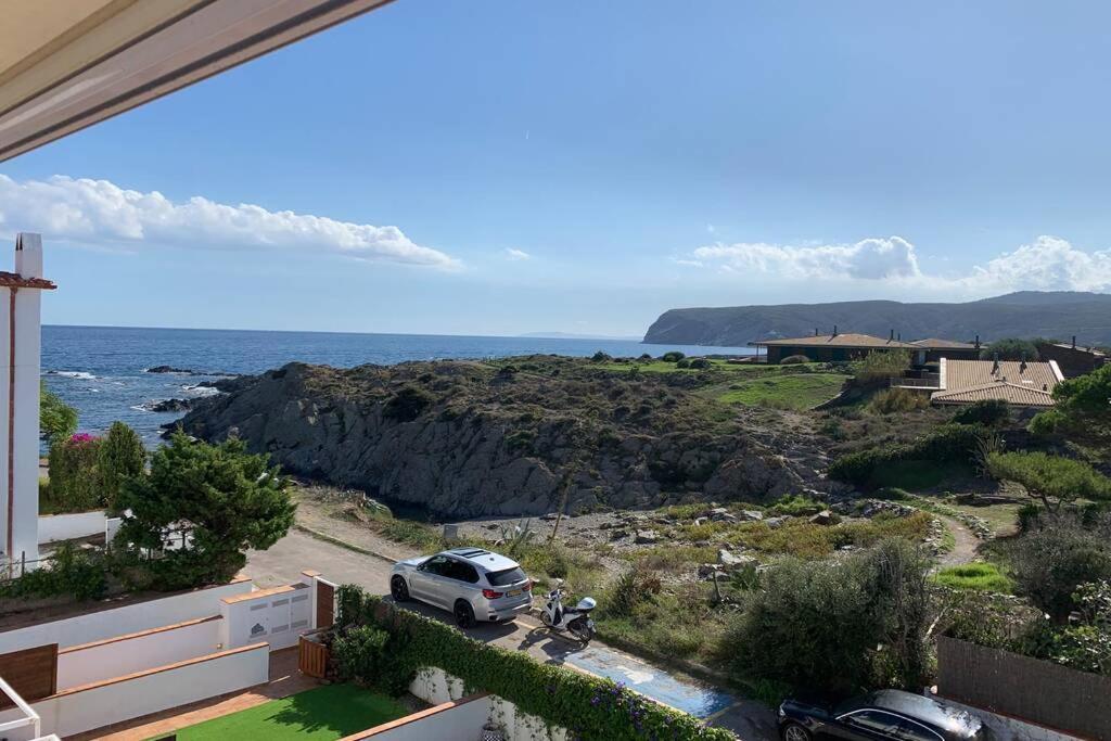 Beachfront Duplex With Terrace And Sea Views - Cadaqués Εξωτερικό φωτογραφία