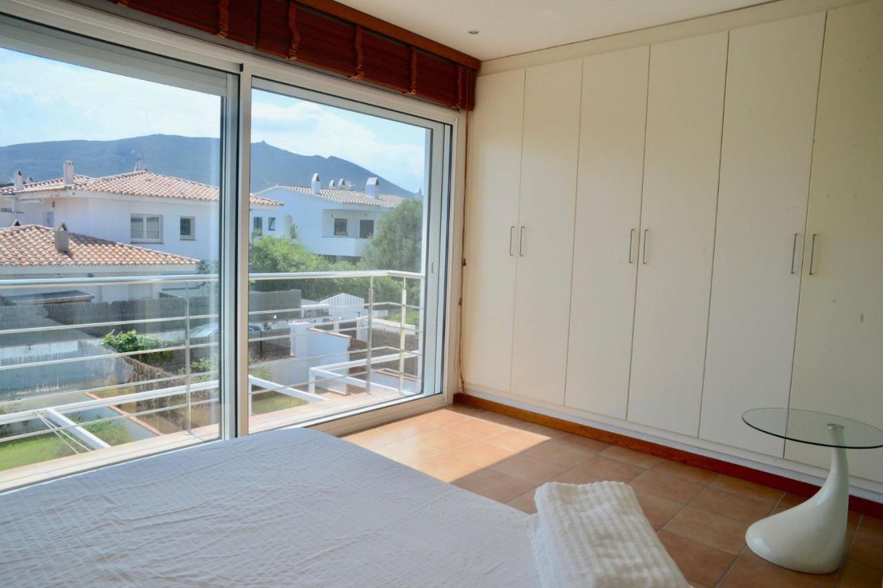 Beachfront Duplex With Terrace And Sea Views - Cadaqués Εξωτερικό φωτογραφία