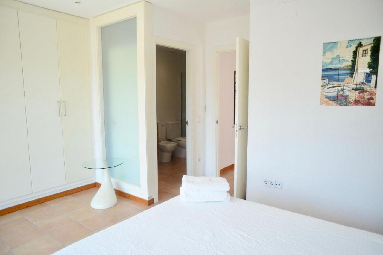 Beachfront Duplex With Terrace And Sea Views - Cadaqués Εξωτερικό φωτογραφία