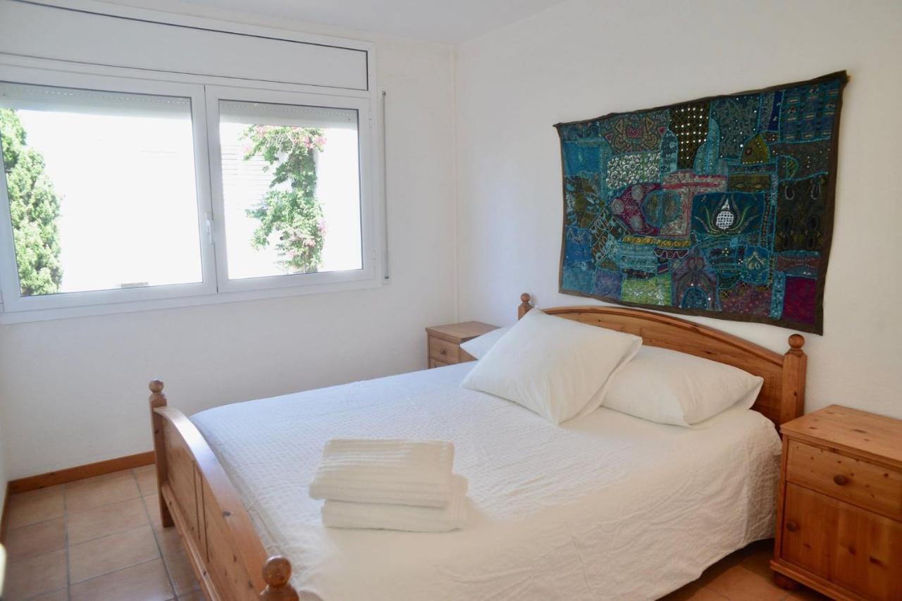 Beachfront Duplex With Terrace And Sea Views - Cadaqués Εξωτερικό φωτογραφία
