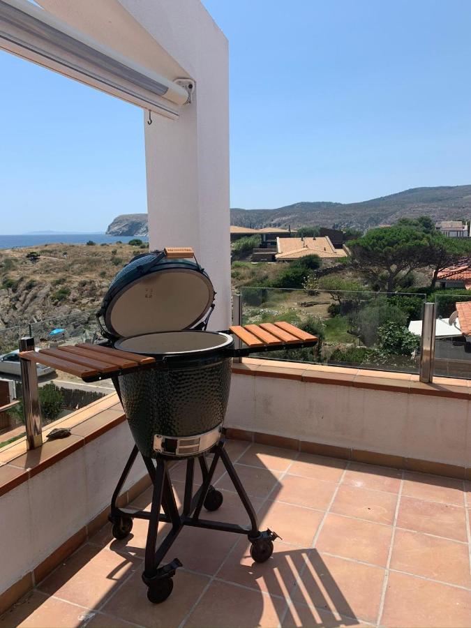Beachfront Duplex With Terrace And Sea Views - Cadaqués Εξωτερικό φωτογραφία